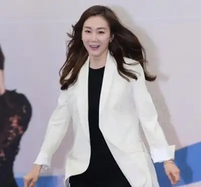 韩国整容女明星颜值变化_崔智友蔡琳尹恩惠刘仁娜刘荷娜韩恩贞金宣儿郑丽媛李多海朴诗妍_韩剧整容女明星