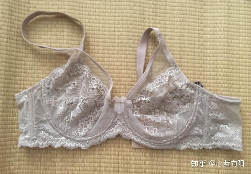 内衣外穿女明星_如何选择适合自己的内衣_女士内衣选购攻略