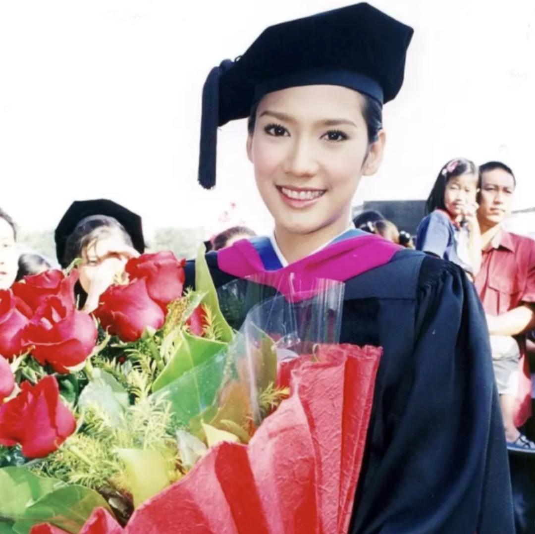 帕德容琶·砂楚_泰国性感女星Aump_泰国女明星aom